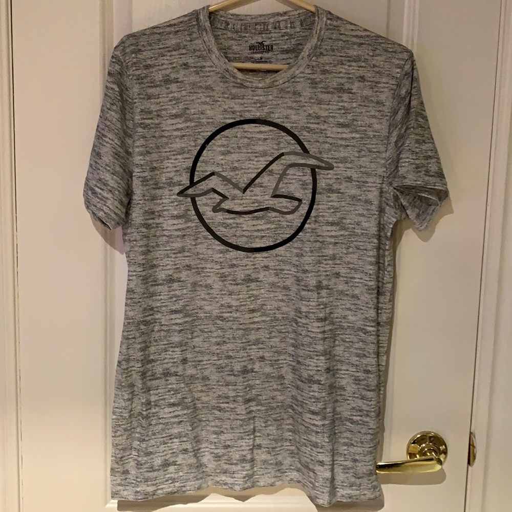 Hollister t-shirt